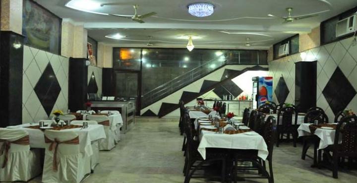 Hotel Basera Vrindavan